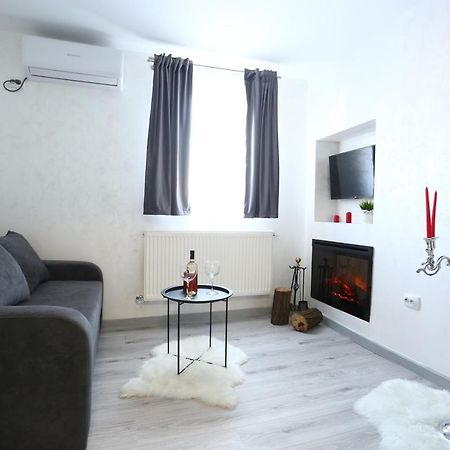 Simona Maria 2 Apartment บูคาเรสต์ ภายนอก รูปภาพ